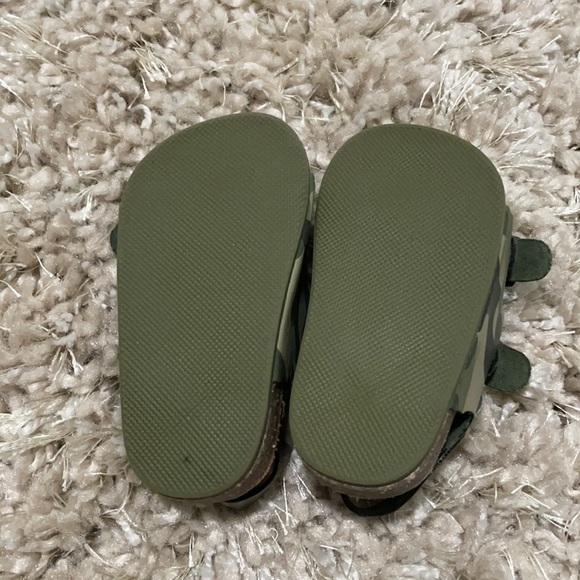Old Navy Baby Sandals - Picture 4 of 5